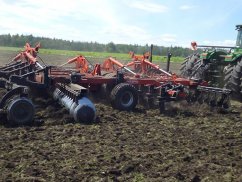 Дисколаповый агрегат TINEMASTER. Гидр. складываемая рама - Ширина захвата 4,0 – 7,6 м / Диски Ø 660 и Ø 710 мм