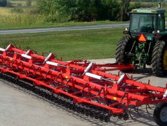 Предпосевной культиватор TurboCombinator L - Легкий агрегат с пружинными лапами / Ширина захвата 3,3 – 12,0м. Рекомендуемая рабочая скорость 9 – 13 км/ч