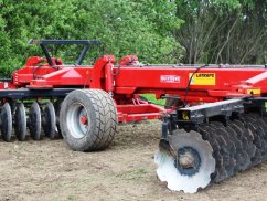 Тяжелая дисковая борона MONODISC-Х - Тяжелая дисковая борона / Гидравлически складываемая. Ширина захвата от 3,5 до 6,2 м / Диски Ø 660 или Ø 710 мм